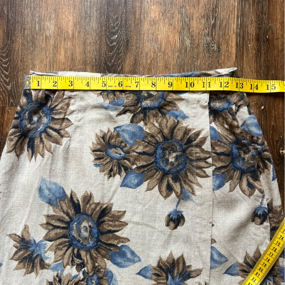 Vintage Floral Wrap Skirt, size Small - Picture 6 of 7